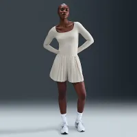 Nike 24.7 PerfectStretch женская Dri-FIT С высокой Талией Loose Pleated Skort цвет коричневый