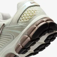 Nike Zoom Vomero 5 жіноча Кросівки колір білий