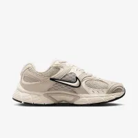 Nike V5 RNR жіноча Кросівки колір коричневий
