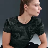 Nike Sportswear жіноча Slim футболка колір чорний