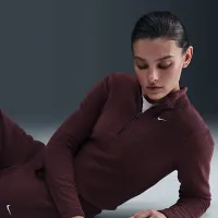 Nike Sportswear Phoenix Plush женская Slim Long-Sleeve Cozy Fleece 1/2-Zip Top цвет красный