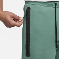 Nike Sportswear Tech Fleece мужские шорты цвет зеленый