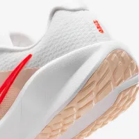 Nike Downshifter 13 жіноча Road Running Кросівки (Extra Wide) колір білий