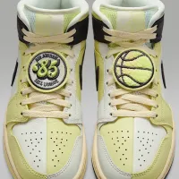 Nike Air Jordan 1 Mid SE женская Кроссовки цвет белый