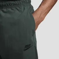 Nike Tech чоловічі Woven Taper Leg Pants колір зелений