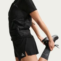 Nike ACG женская Dri-FIT Mid-Rise Brief-Lined Trail Running шорты цвет черный