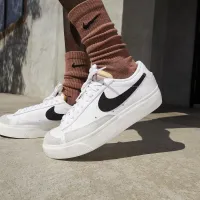 Nike Blazer Low Platform жіноча Кросівки колір білий