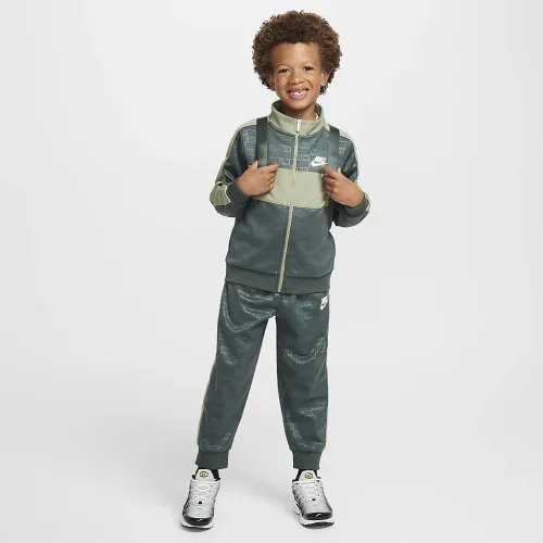 Nike Dri-FIT Sportswear Textuцвет красный Club Little детские 2-Piece Tricot набор цвет зеленый