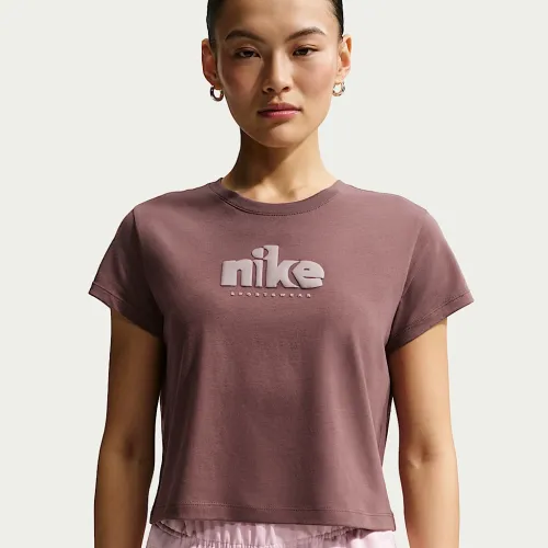 Nike Sportswear Club жіноча Short-Sleeve футболка колір фіолетовий