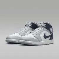 Nike Air Jordan 1 Mid чоловічі Кросівки колір білий