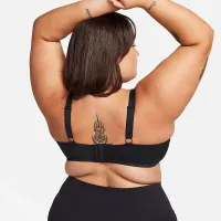 Nike Alate Minimalist жіноча Light-Support Padded Sports Bra колір чорний