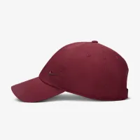 Nike Dri-FIT Club Unstructuколір червоний Metal Swoosh Cap колір червоний