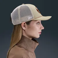 Nike Rise Structuколір червоний Outdoor Trucker Cap колір коричневий