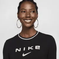 Nike Sportswear Chill Knit женская Slim Long-Sleeve Cropped Graphic Tee цвет черный