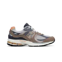 Кросівки New Balance M2002REJ - різнокольорова