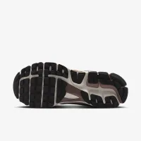 Nike Zoom Vomero 5 жіноча Кросівки колір білий