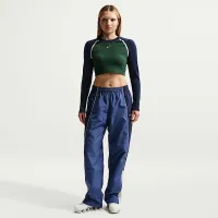 Nike Sportswear женская Tight Long-Sleeve Cropped Top цвет зеленый