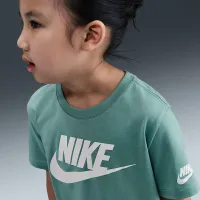 Nike Futura Little детские Everцвет зеленый футболка цвет зеленый