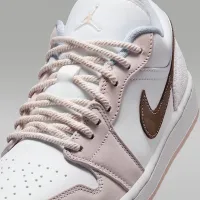 Nike Air Jordan 1 Low жіноча Кросівки колір білий
