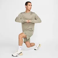 Nike Dri-FIT Legend чоловічі Long-Sleeve Fitness Top колір зелений