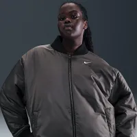 Nike Sportswear женская Therma-FIT Reversible Bomber Куртка (большие размеры) цвет черный