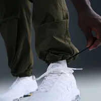 Nike Tech мужские Open-Hem Woven Pants цвет зеленый