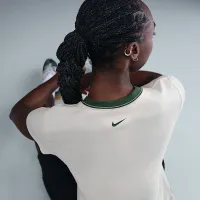Nike Sportswear Chill Knit жіноча Slim Cropped футболка колір коричневий