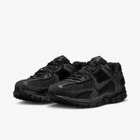 Nike Zoom Vomero 5 SE мужские Кроссовки with Reflective Accents цвет черный
