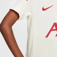 Liverpool FC Strike Special Edition Big дитячі Nike Dri-FIT Soccer Short-Sleeve Knit Top колір білий