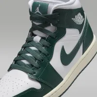 Nike Air Jordan 1 Mid жіноча Кросівки колір білий