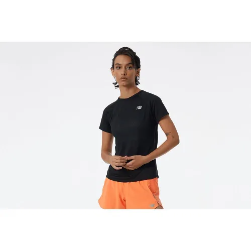 Футболка New Balance WT21262BK - Чорна