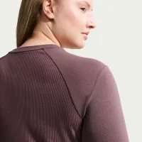 Nike Sportswear Chill Knit женская Tight Long-Sleeve Ribbed Top (большие размеры) цвет фиолетовый