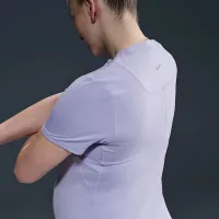 Nike (M) One жіноча Dri-FIT Slim-Fit Short-Sleeve Top (Maternity) колір фіолетовий