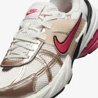 Nike V2K Run женская Кроссовки цвет коричневый