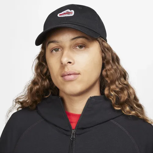 Nike Club Unstructuколір червоний 