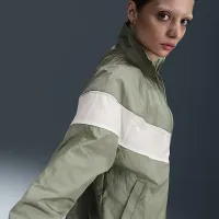 Nike Windrunner женская Loose UV Woven Full-Zip Куртка цвет зеленый
