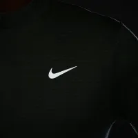 Nike Element мужские Therma-FIT Repel 1/2-Zip Running Top цвет зеленый