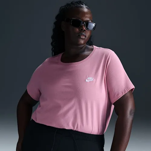 Nike Sportswear Club Essentials жіноча футболка (великі розміри) Pink