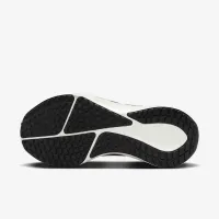 Nike Vomero 17 женская Road Running Кроссовки (Extra Wide) цвет белый