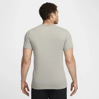 Nike чоловічі Dri-FIT Fitness футболка колір сірий