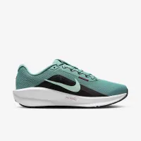 Nike Downshifter 13 жіноча Road Running Кросівки (Extra Wide) колір зелений