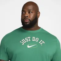 Nike Sportswear чоловічі футболка колір зелений