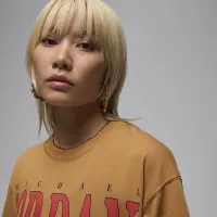 Nike Jordan (Her)itage жіноча Graphic футболка колір коричневий
