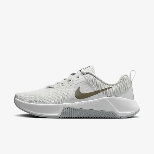 Nike MC Trainer 3 жіноча для тренування Кросівки колір сірий