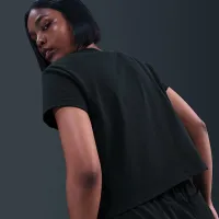 Nike Sportswear жіноча Short-Sleeve Graphic футболка колір чорний