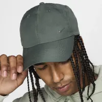 Nike Dri-FIT Club Unstructuколір червоний Metal Swoosh Cap колір зелений