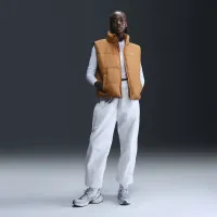 Nike Sportswear Classic Puffer женская Therma-FIT Loose Vest цвет коричневый