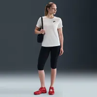 Nike Sportswear Club Essentials женская футболка цвет коричневый