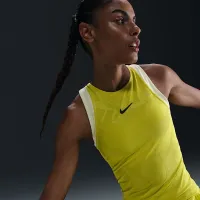 NikeCourt Slam жіноча Dri-FIT Tennis Tank Top колір зелений
