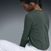 Nike Sportswear Club жіноча Long-Sleeve футболка колір зелений